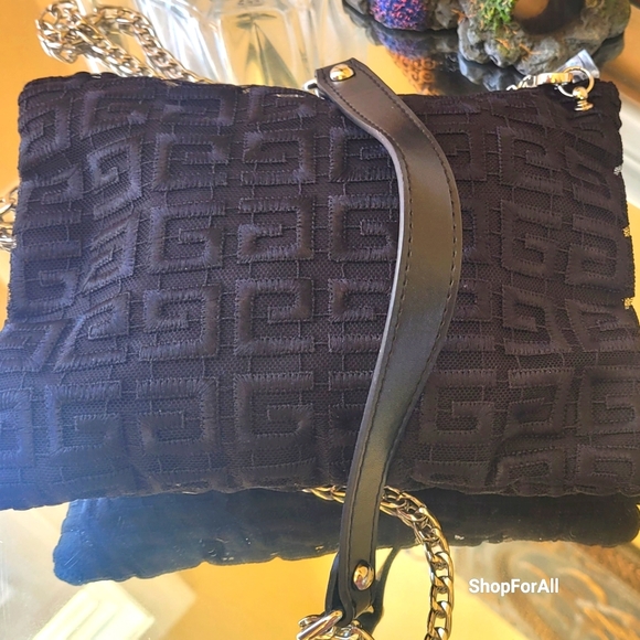 Givenchy - Picture 10 of 12